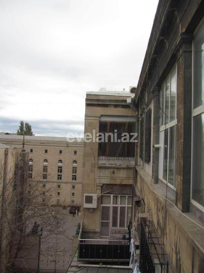 Продаётся, вторичка, 13-комнаты, 370 m², Сахил m.