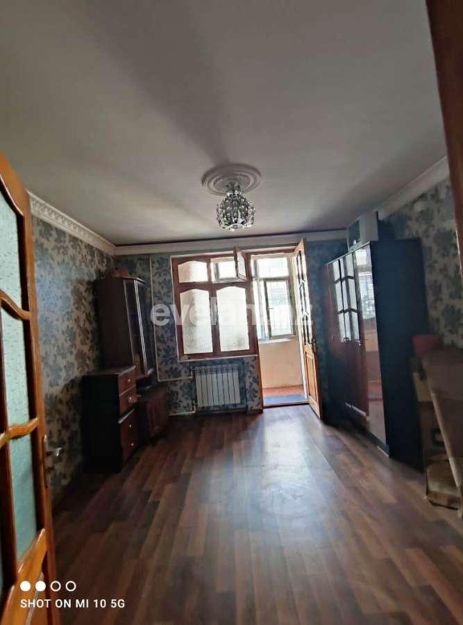 Sale, old building, 2 room, 60 m², Bakikhanov d.