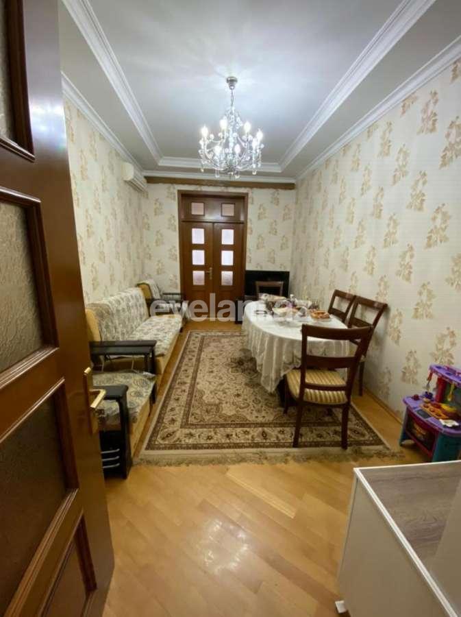 Sale, old building, 2 room, 60 m², Elmlar Akademiyası m.