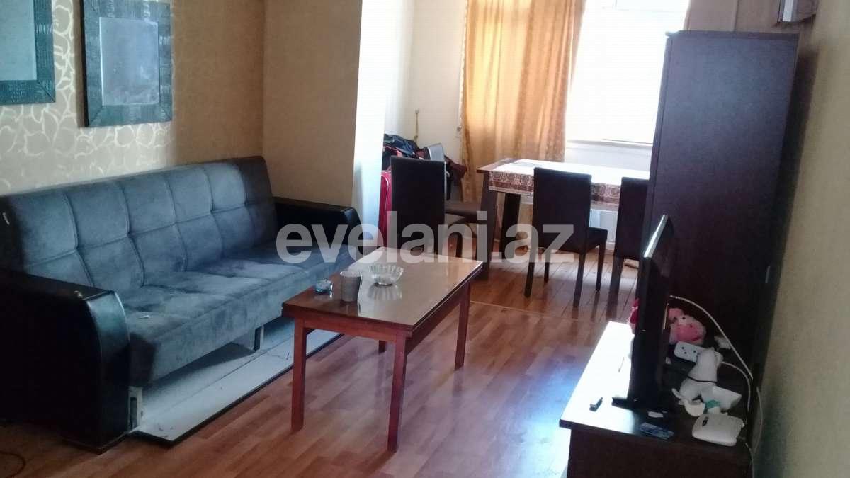 Rent, old building, 3 room, 65 m², Inshaatchilar m.