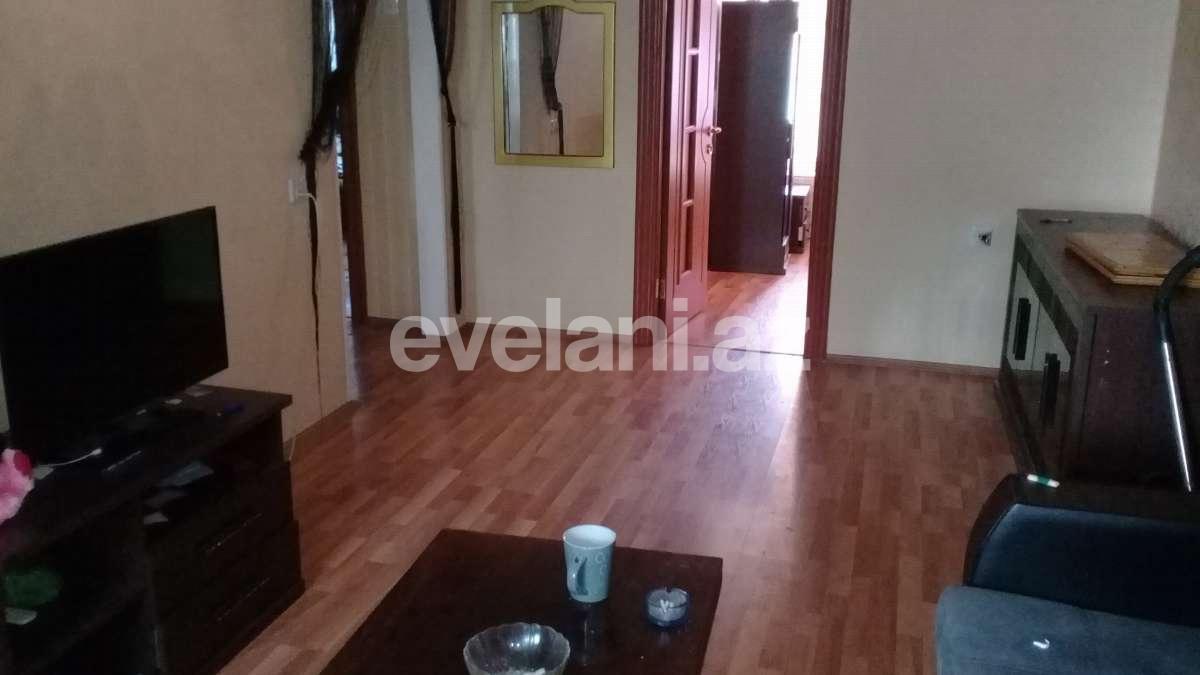 Rent, old building, 3 room, 65 m², Inshaatchilar m.