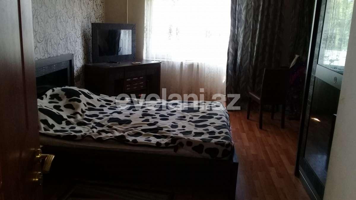 Rent, old building, 3 room, 65 m², Inshaatchilar m.