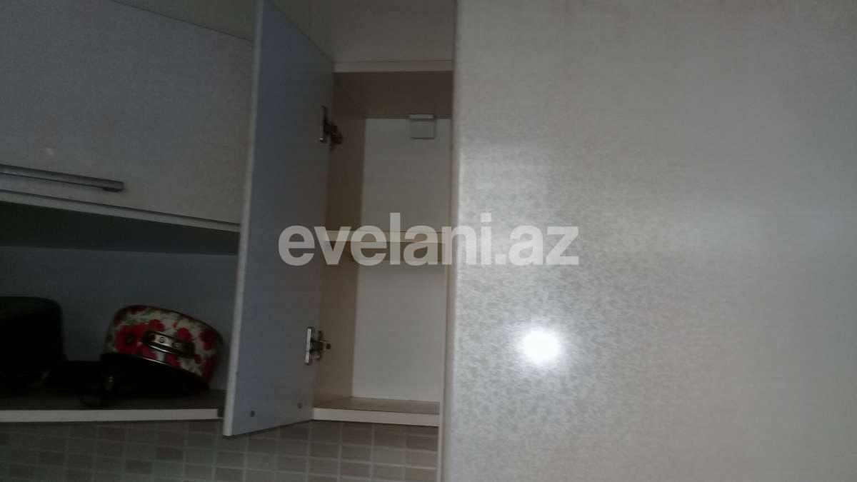 Rent, old building, 3 room, 65 m², Inshaatchilar m.