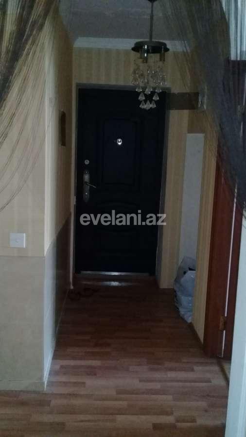 Rent, old building, 3 room, 65 m², Inshaatchilar m.