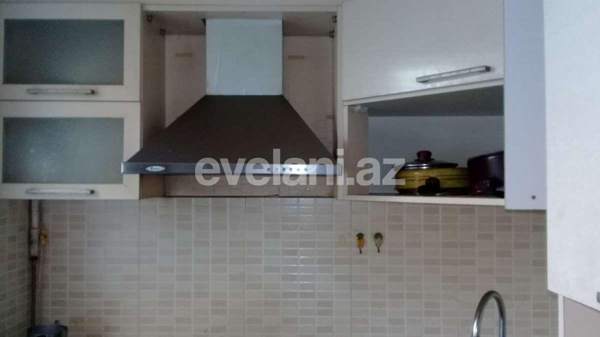 Rent, old building, 3 room, 65 m², Inshaatchilar m.