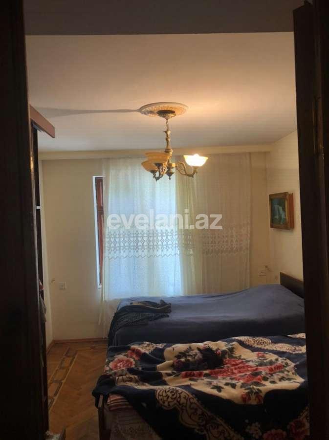 Satılır, köhnə tikili, 2 otaqlı, 55 m², İnşaatçılar m.