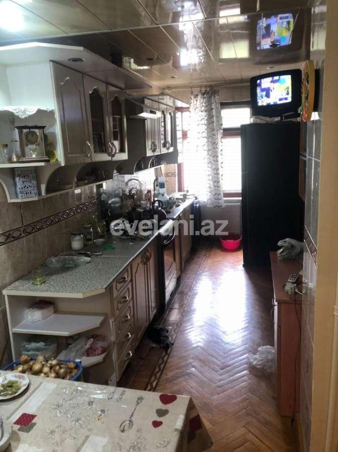 Satılır, köhnə tikili, 2 otaqlı, 55 m², İnşaatçılar m.