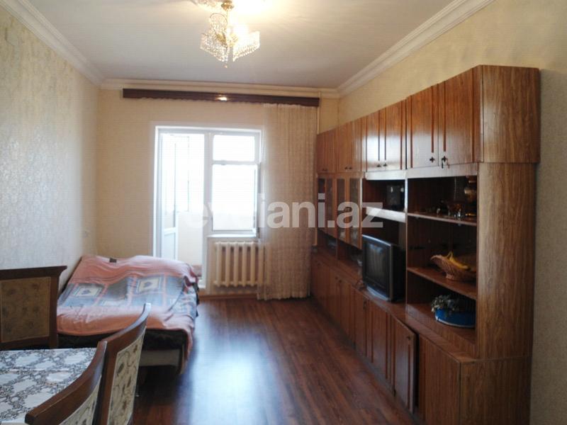Sale, old building, 1 room, 31 m², Inshaatchilar m.