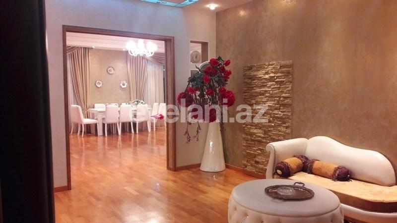 Satılır, yeni tikili, 4 otaqlı, 200 m², 28 may m.