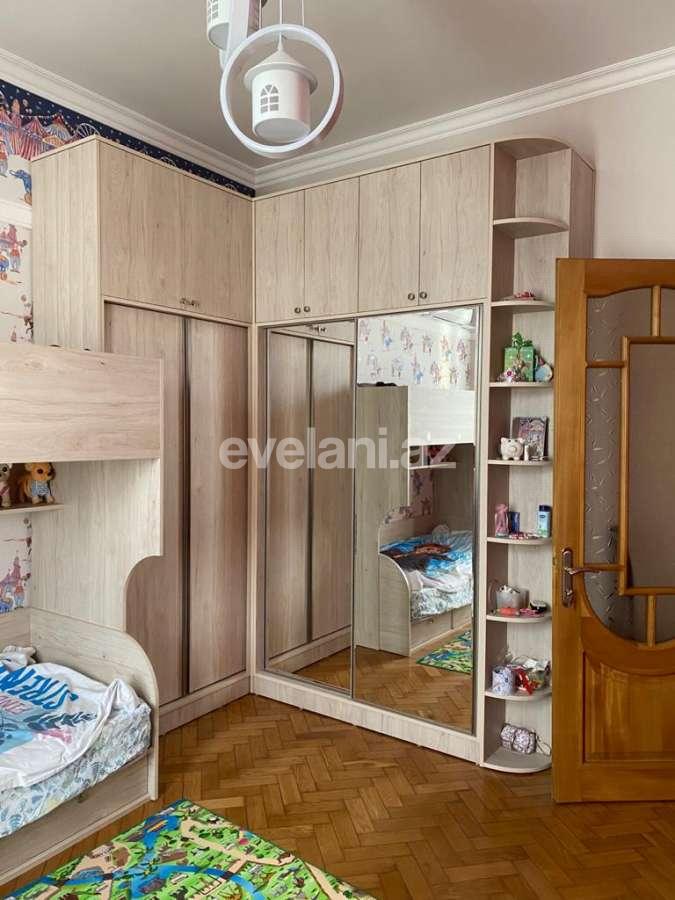 Sale, old building, 4 room, 106 m², Sabail r.