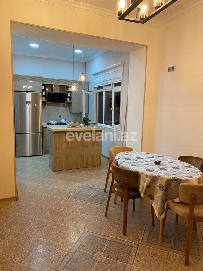 Sale, old building, 4 room, 106 m², Sabail r.