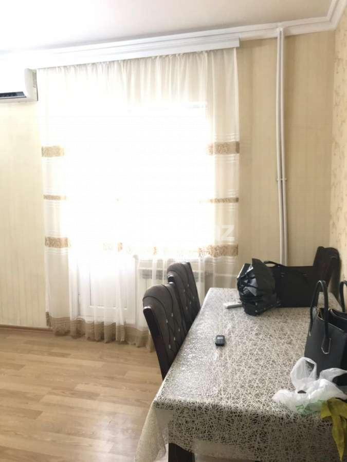 Kirayə verilir, köhnə tikili, 2 otaqlı, 70 m², Xalqlar Dostluğu m.