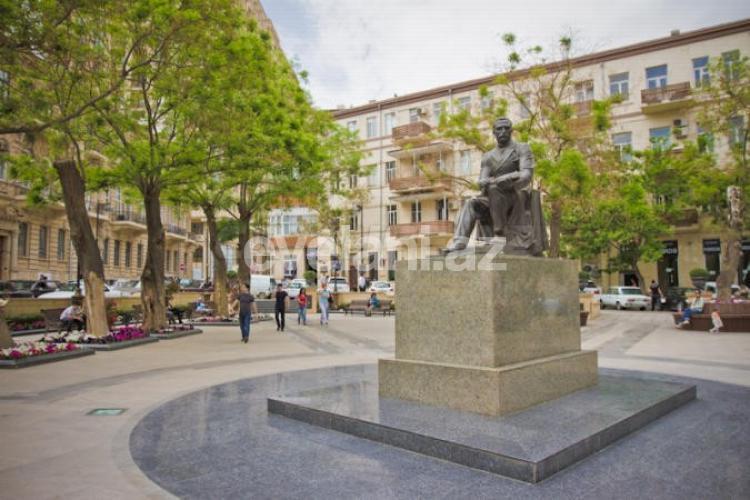 Satılır, yeni tikili, 2 otaqlı, 74 m², Səbail r.