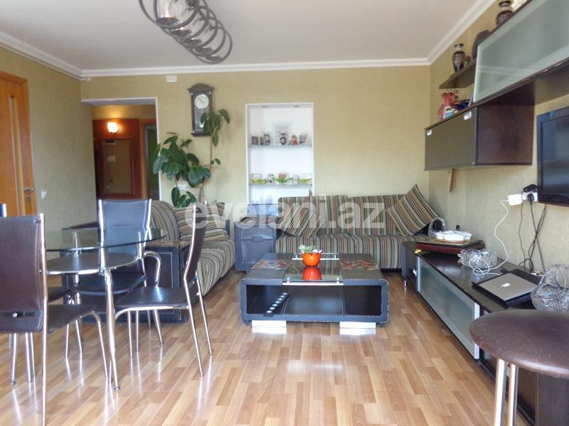 Продаётся, вторичка, 3-комнаты, 67 m², Элмляр Академиясы m.