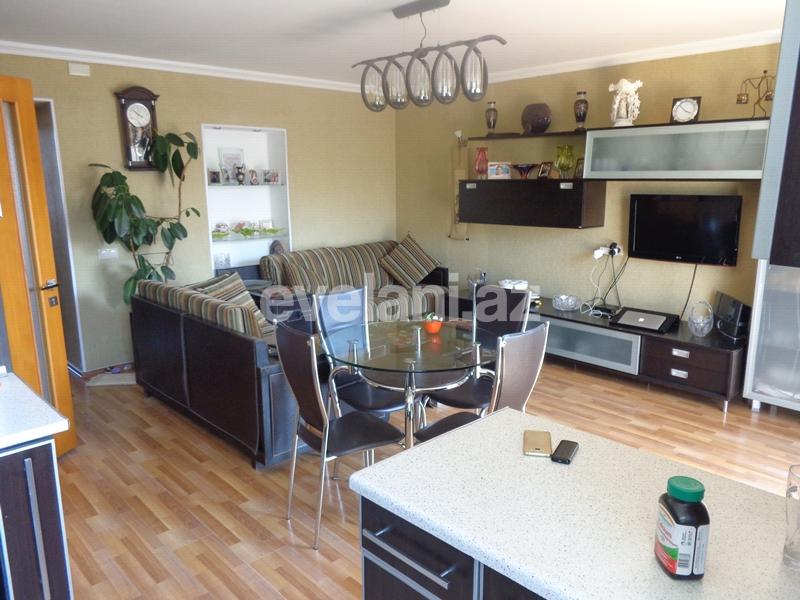 Продаётся, вторичка, 3-комнаты, 67 m², Элмляр Академиясы m.