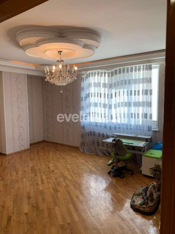 Продаётся, новостройка, 2-комнаты, 80 m², Иншаатчылар m.