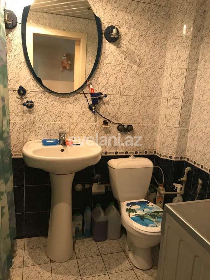 Sale, old building, 3 room, 70 m², Elmlar Akademiyası m.