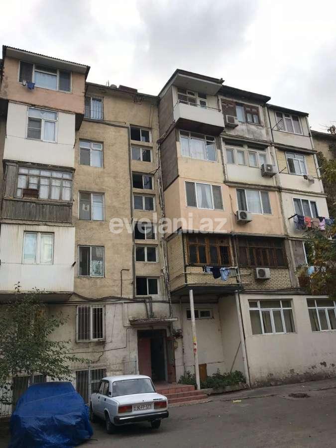 Sale, old building, 3 room, 70 m², Elmlar Akademiyası m.