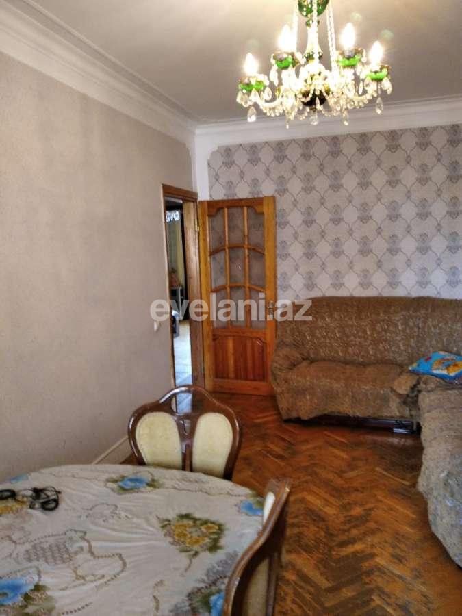 Sale, old building, 3 room, 90 m², 8 November m.
