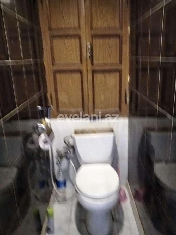 Sale, old building, 3 room, 90 m², 8 November m.