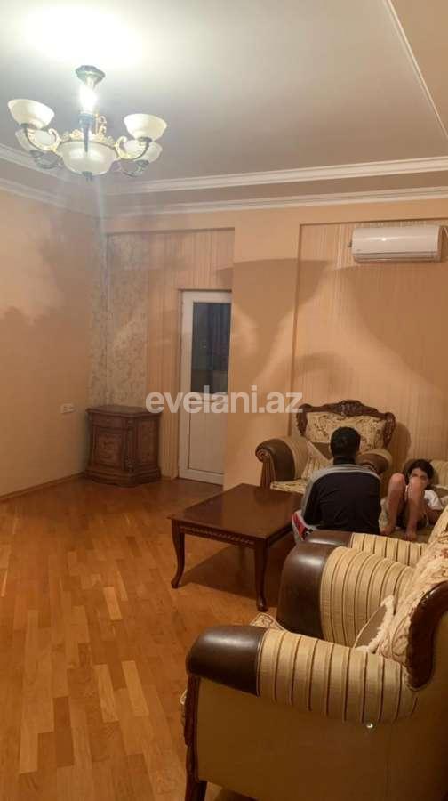 Kirayə verilir, yeni tikili, 3 otaqlı, 131 m², İnşaatçılar m.