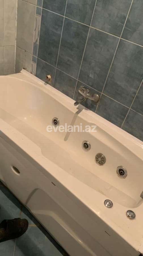 Kirayə verilir, yeni tikili, 3 otaqlı, 131 m², İnşaatçılar m.