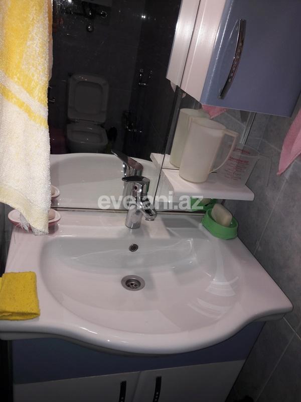 Satılır, köhnə tikili, 1 otaqlı, 35 m², Elmlər Akademiyası m.