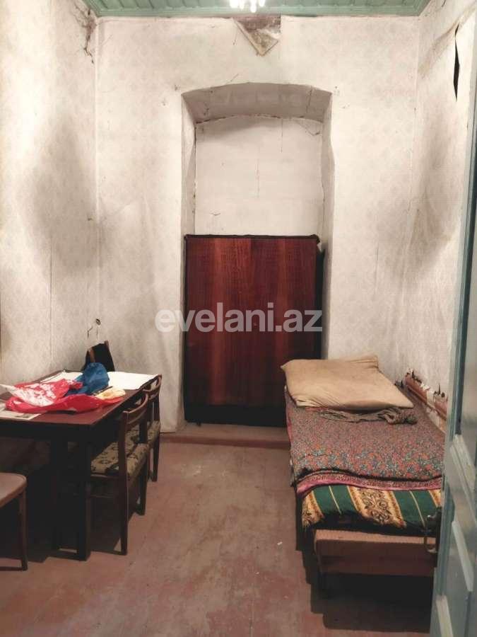 Sale, old building, 2 room, 35 m², Nizami m.