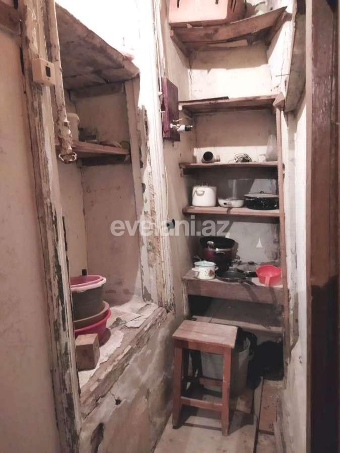 Sale, old building, 2 room, 35 m², Nizami m.