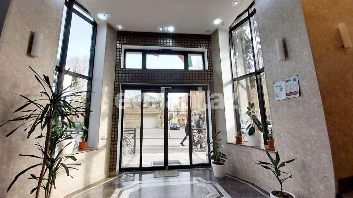 Kirayə verilir, ofis, 5 otaqlı, 300 m², Gənclik m.