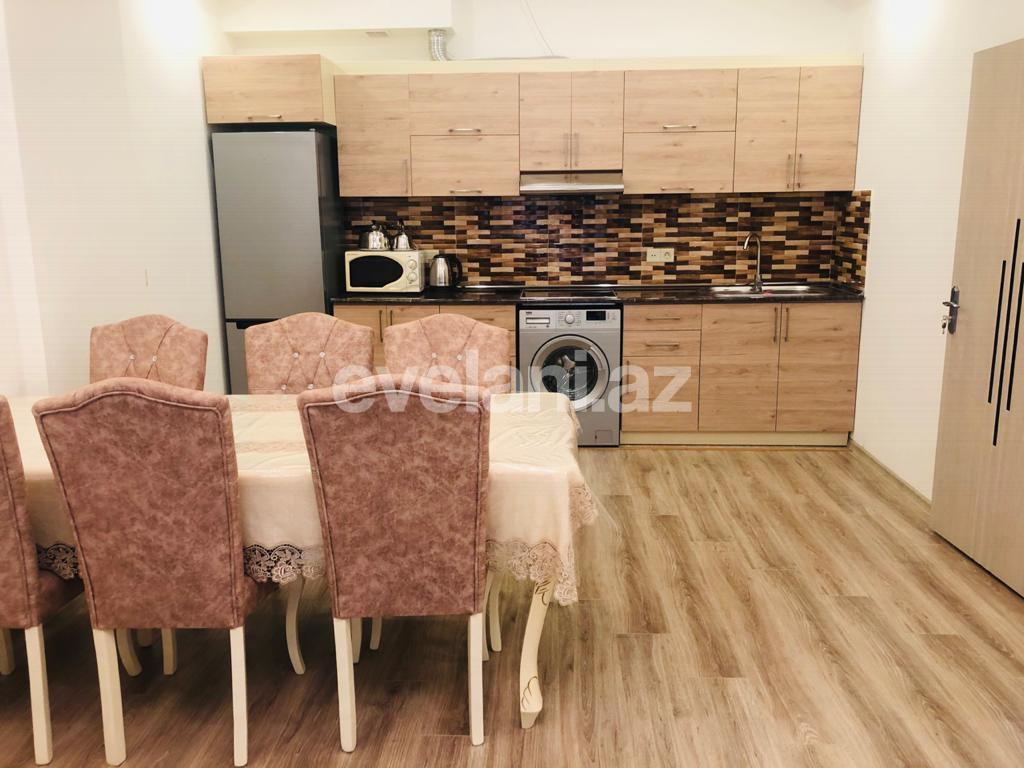 Kirayə verilir, yeni tikili, 2 otaqlı, 70 m², İçəri Şəhər m.