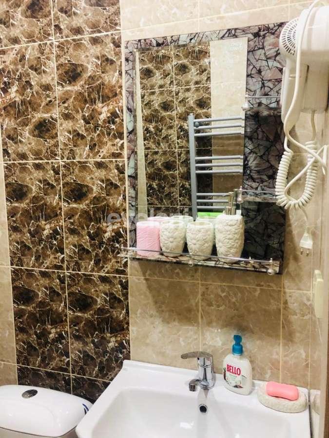 Kirayə verilir, yeni tikili, 2 otaqlı, 70 m², İçəri Şəhər m.