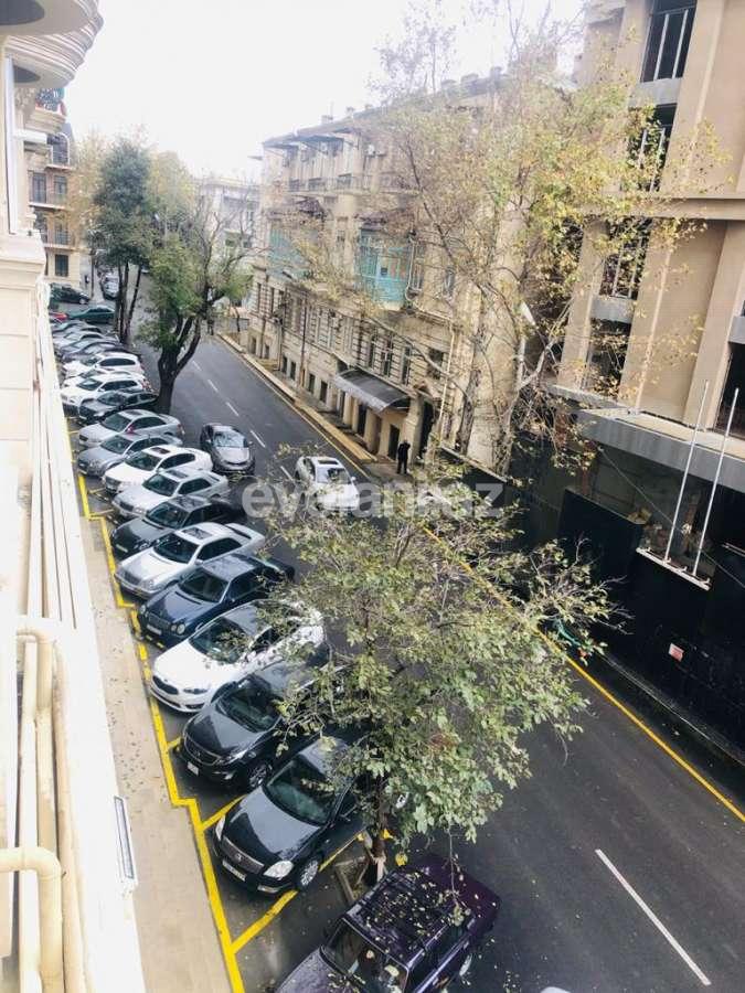 Kirayə verilir, yeni tikili, 2 otaqlı, 70 m², İçəri Şəhər m.