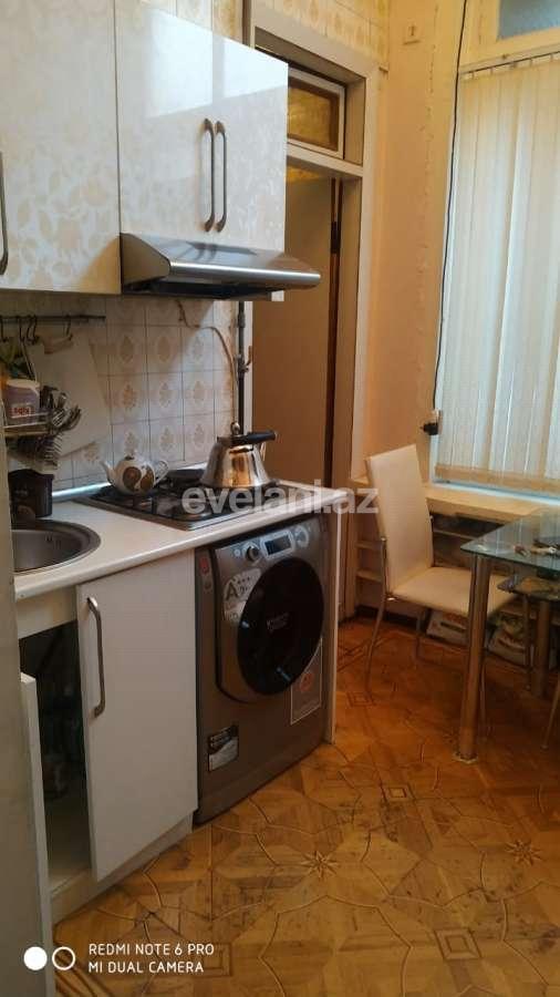 Rent, old building, 1 room, 40 m², Sabail r.