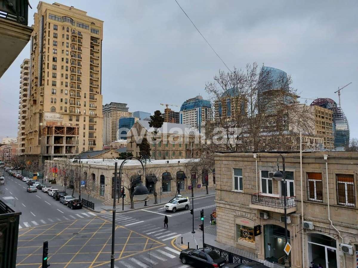 Satılır, yeni tikili, 2 otaqlı, 60 m², 28 may m.