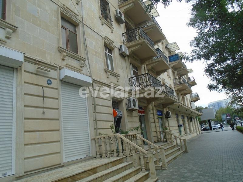 Sale, old building, 3 room, 90 m², Elmlar Akademiyası m.