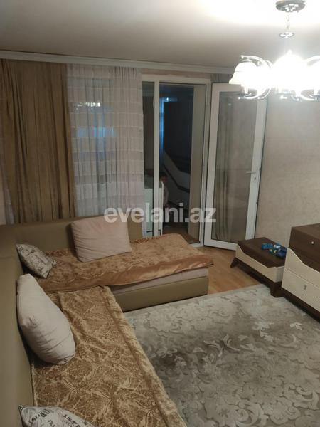 Sale, old building, 2 room, 40 m², Inshaatchilar m.