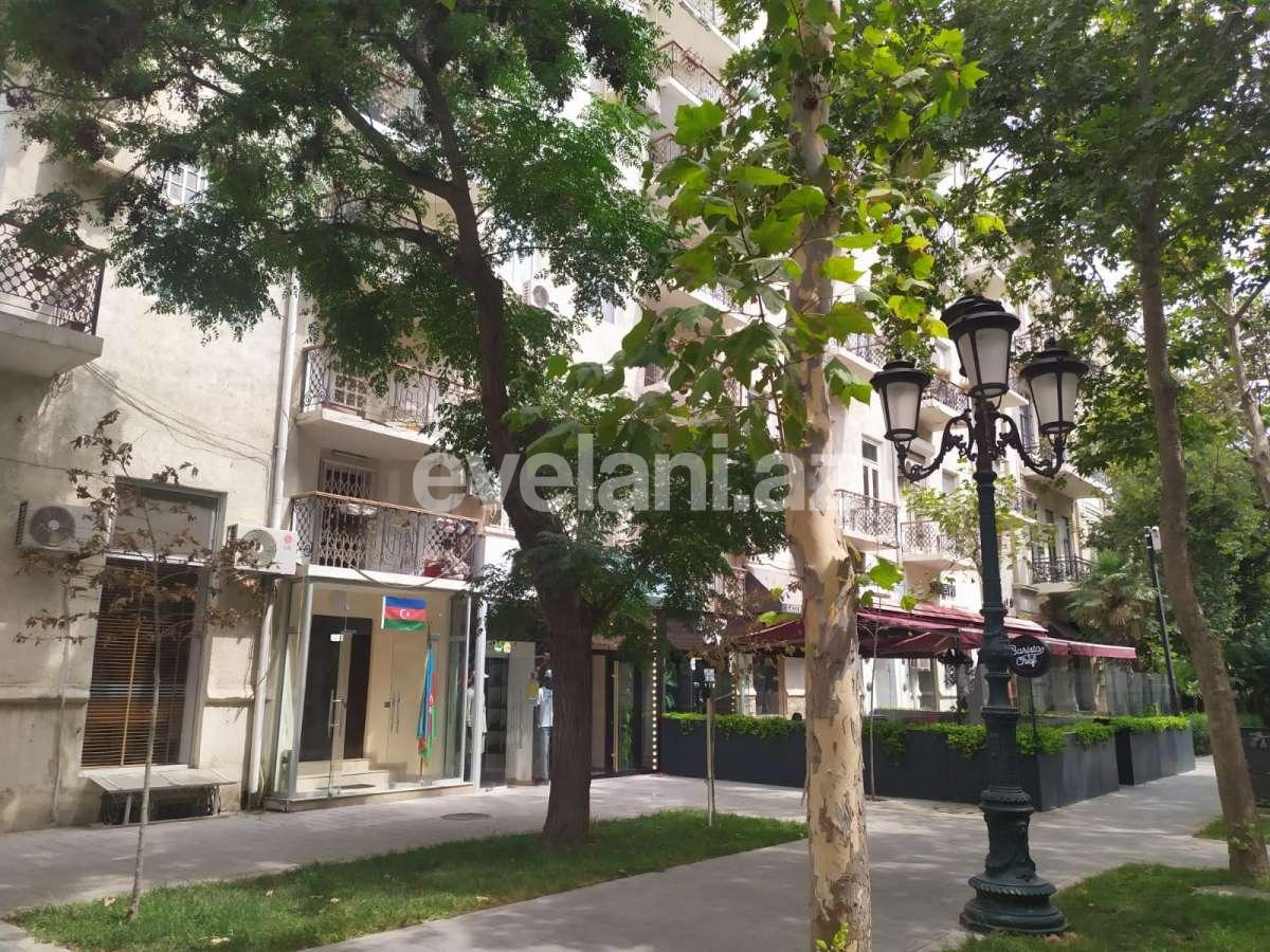 Сдаётся, вторичка, 2-комнаты, 70 m², Сахил m.