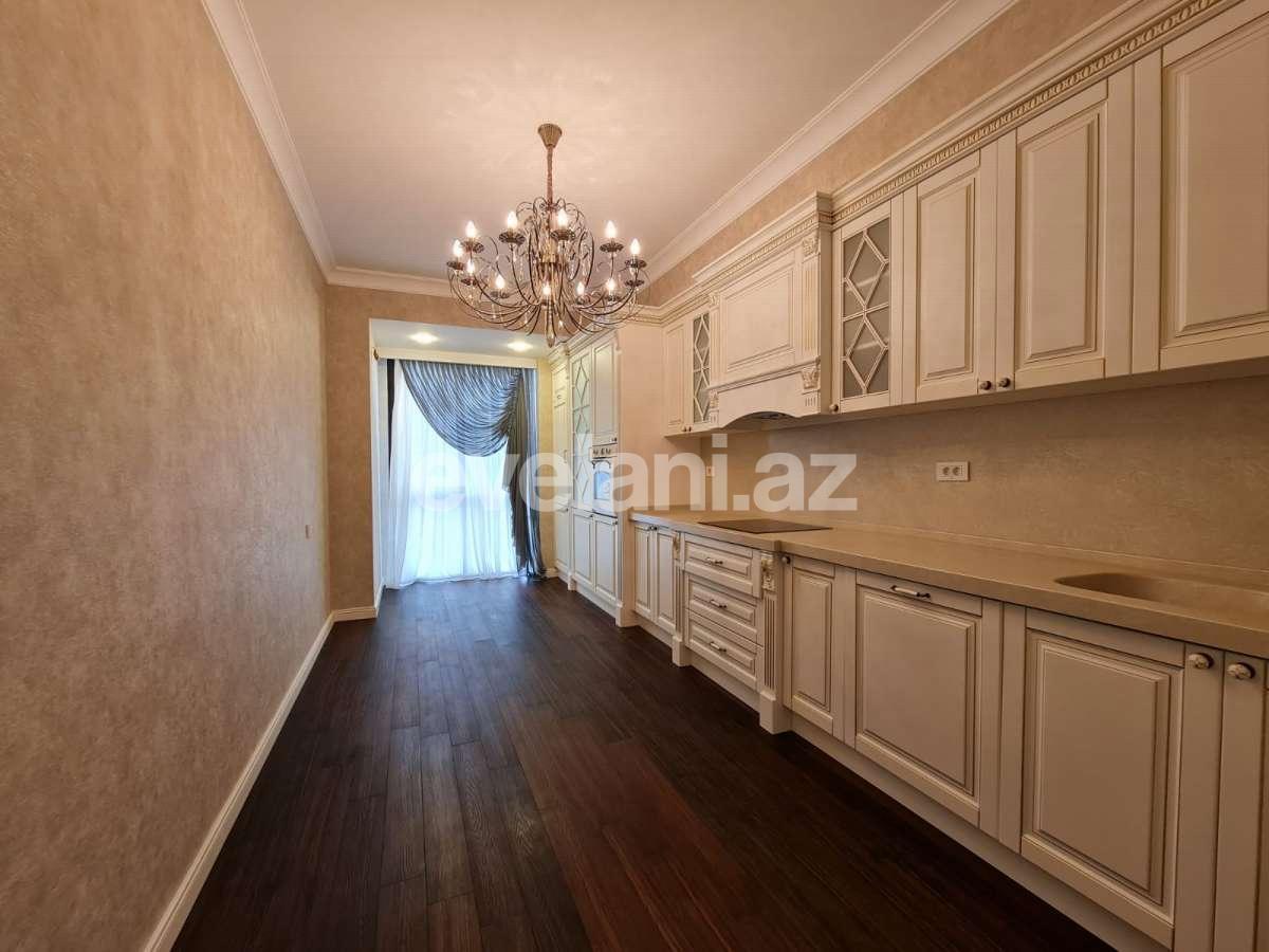 Satılır, yeni tikili, 3 otaqlı, 135 m², Nizami m.