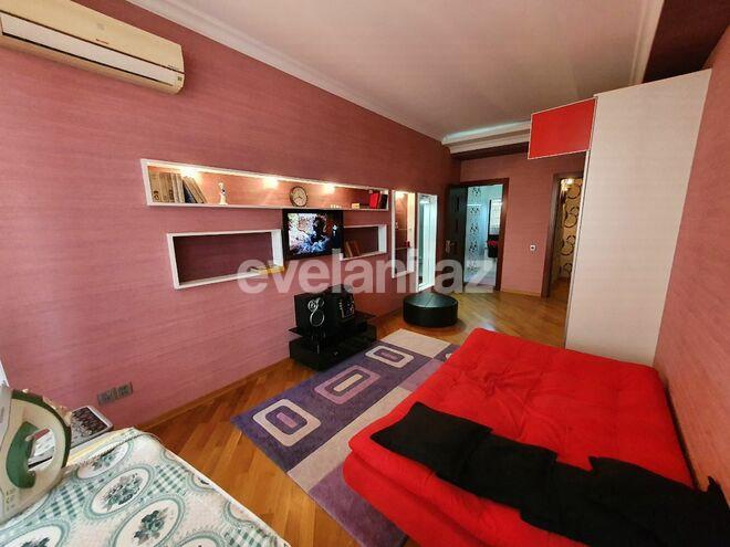 Rent, new building, 3 room, 220 m², 28 may m.