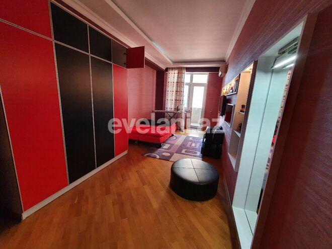 Rent, new building, 3 room, 220 m², 28 may m.