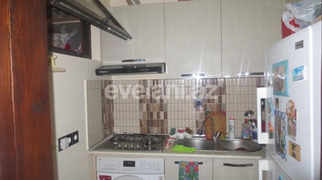Satılır, yeni tikili, 2 otaqlı, 50 m², İnşaatçılar m.