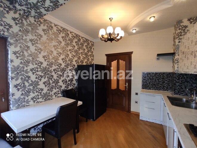 Kirayə verilir, yeni tikili, 3 otaqlı, 140 m², 28 may m.