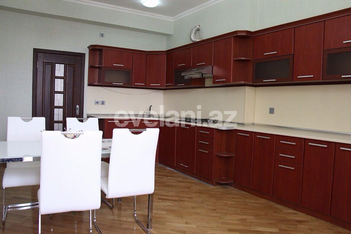 Satılır, yeni tikili, 3 otaqlı, 130 m², 8 Noyabr m.