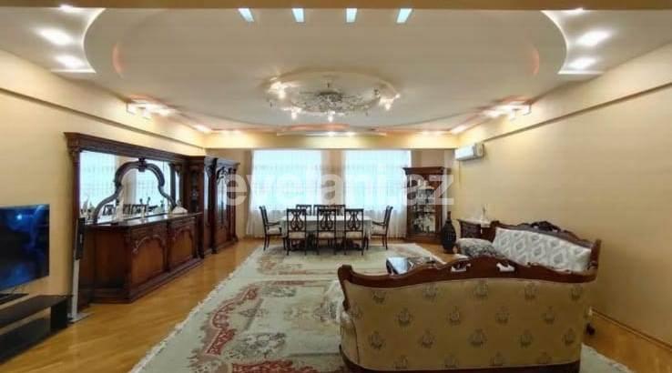 Sale, new building, 4 room, 200 m², Inshaatchilar m.