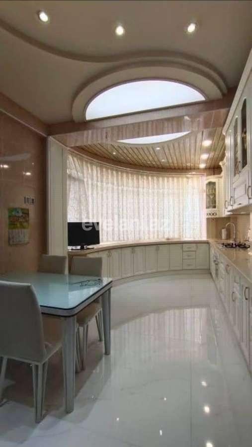 Sale, new building, 4 room, 200 m², Inshaatchilar m.