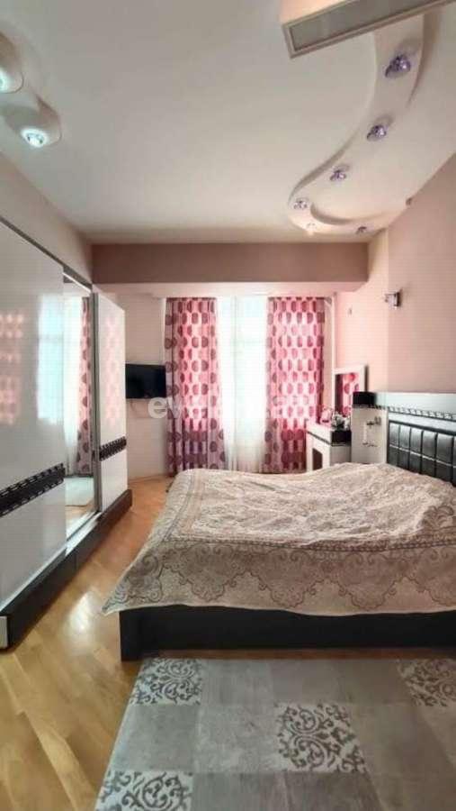 Sale, new building, 4 room, 200 m², Inshaatchilar m.