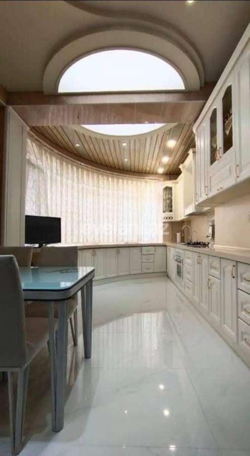 Sale, new building, 4 room, 200 m², Inshaatchilar m.