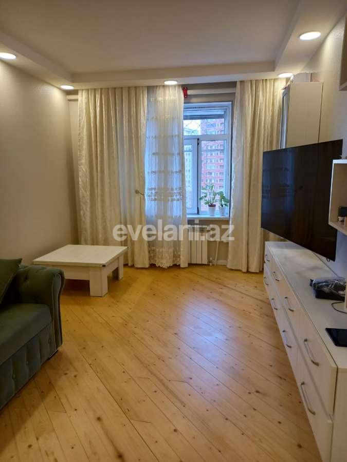 Sale, old building, 2 room, 49.8 m², 8 November m.