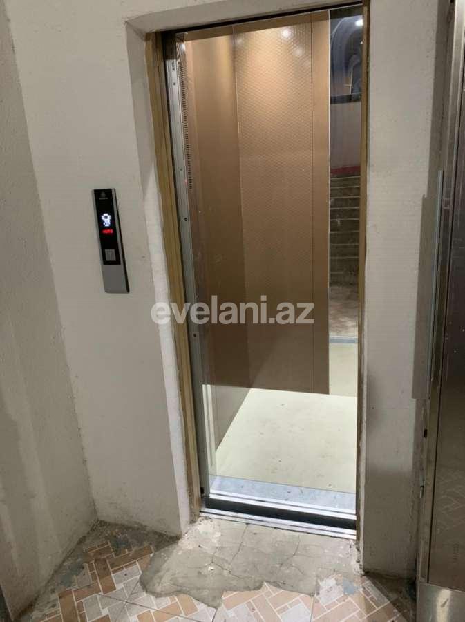 Sale, old building, 2 room, 49.8 m², 8 November m.